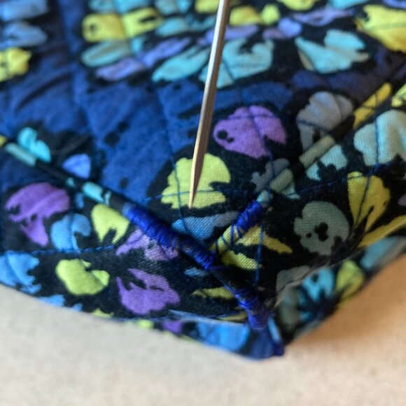 Vera Bradley Weekender & Crossbody Bag Set -- Indigo Pop Pattern - Picture 13 of 16